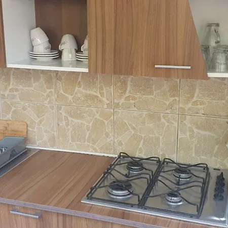 Lidia Quarto em Acomodações Particulares *