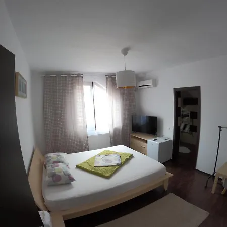 Quarto em Acomodações Particulares Lidia *